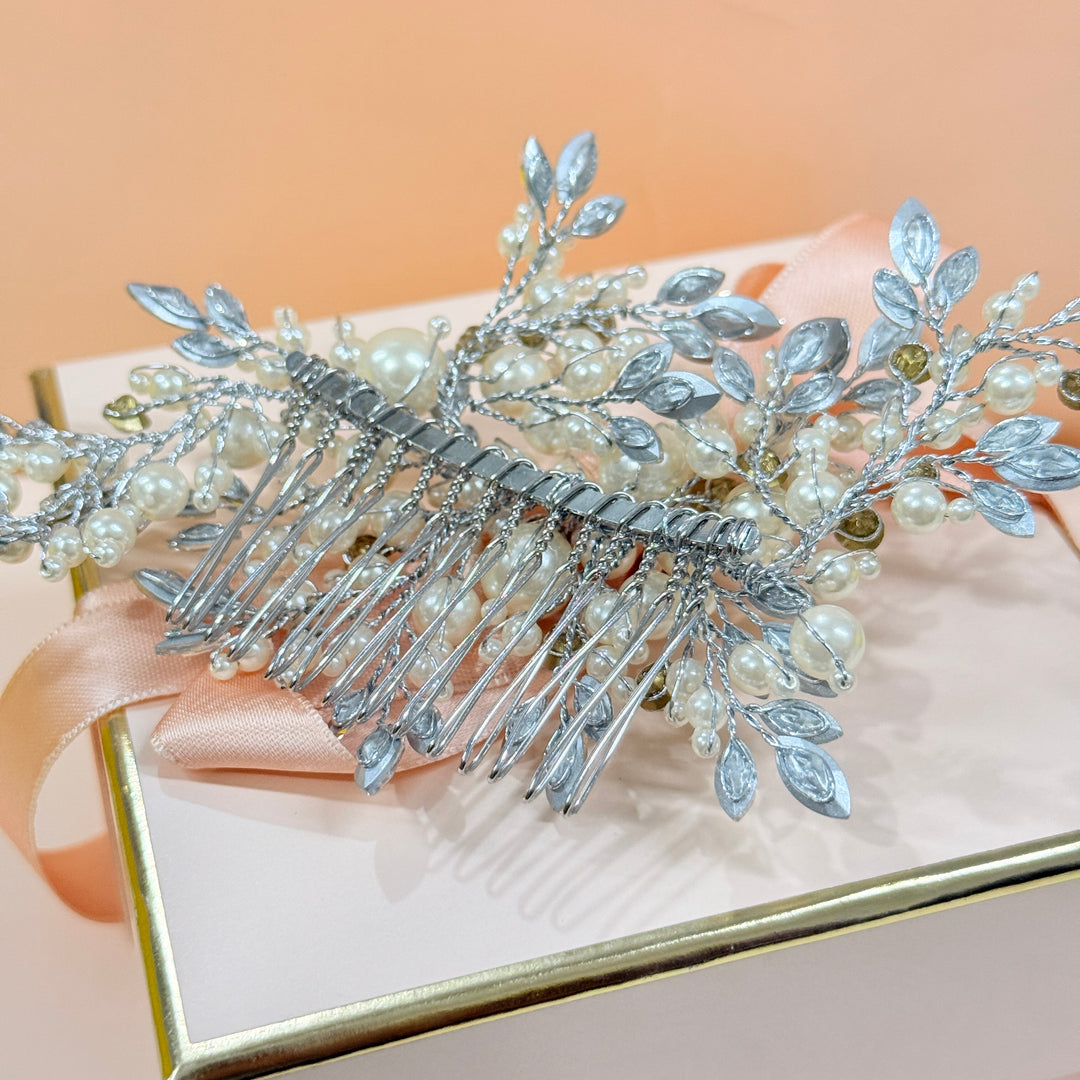 Rhinestone marquise & cream pearls silver comb