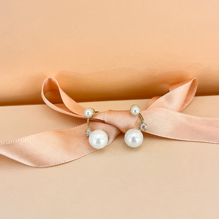 Round zircone and white pearls gold plated earrings