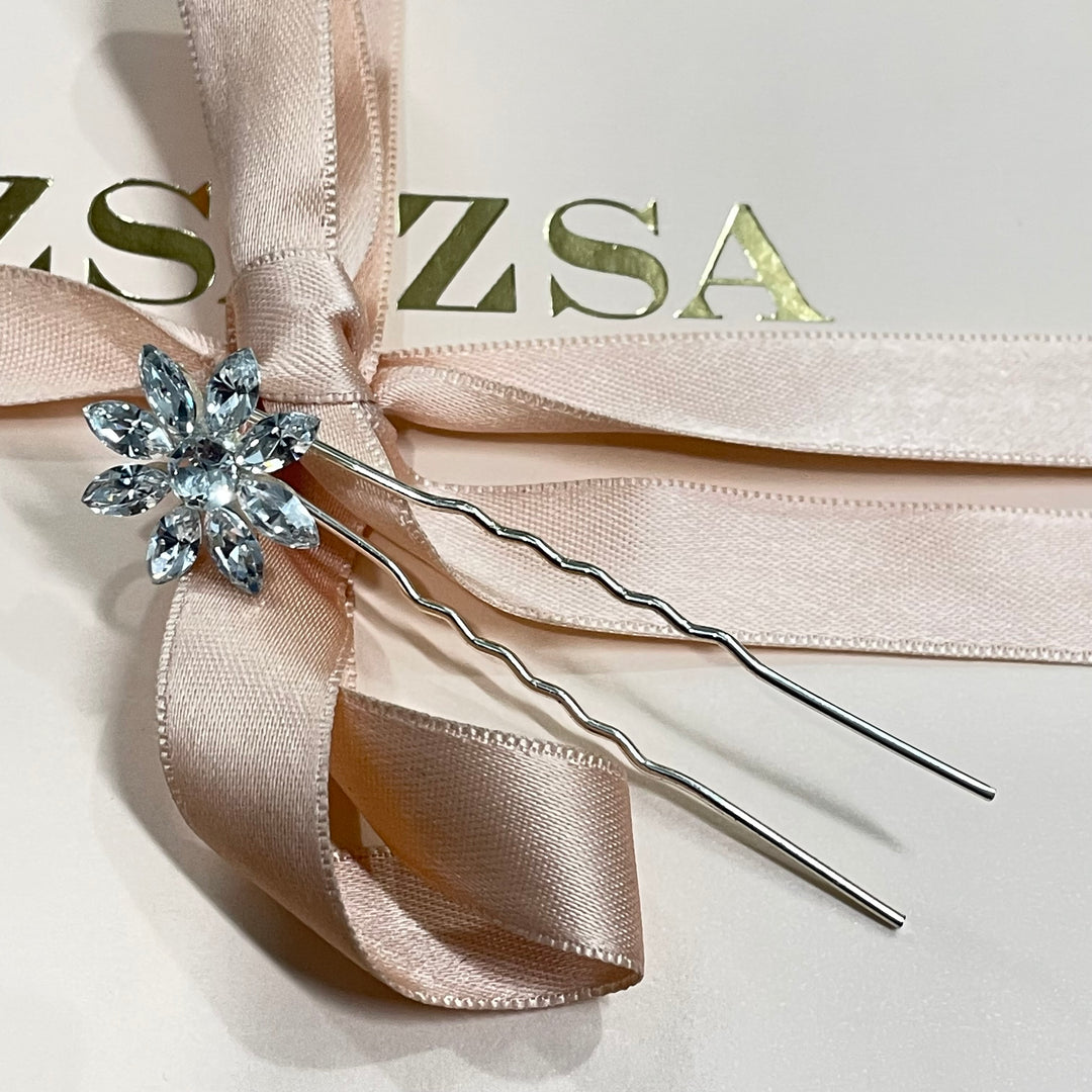 Daisy Swarovski pin