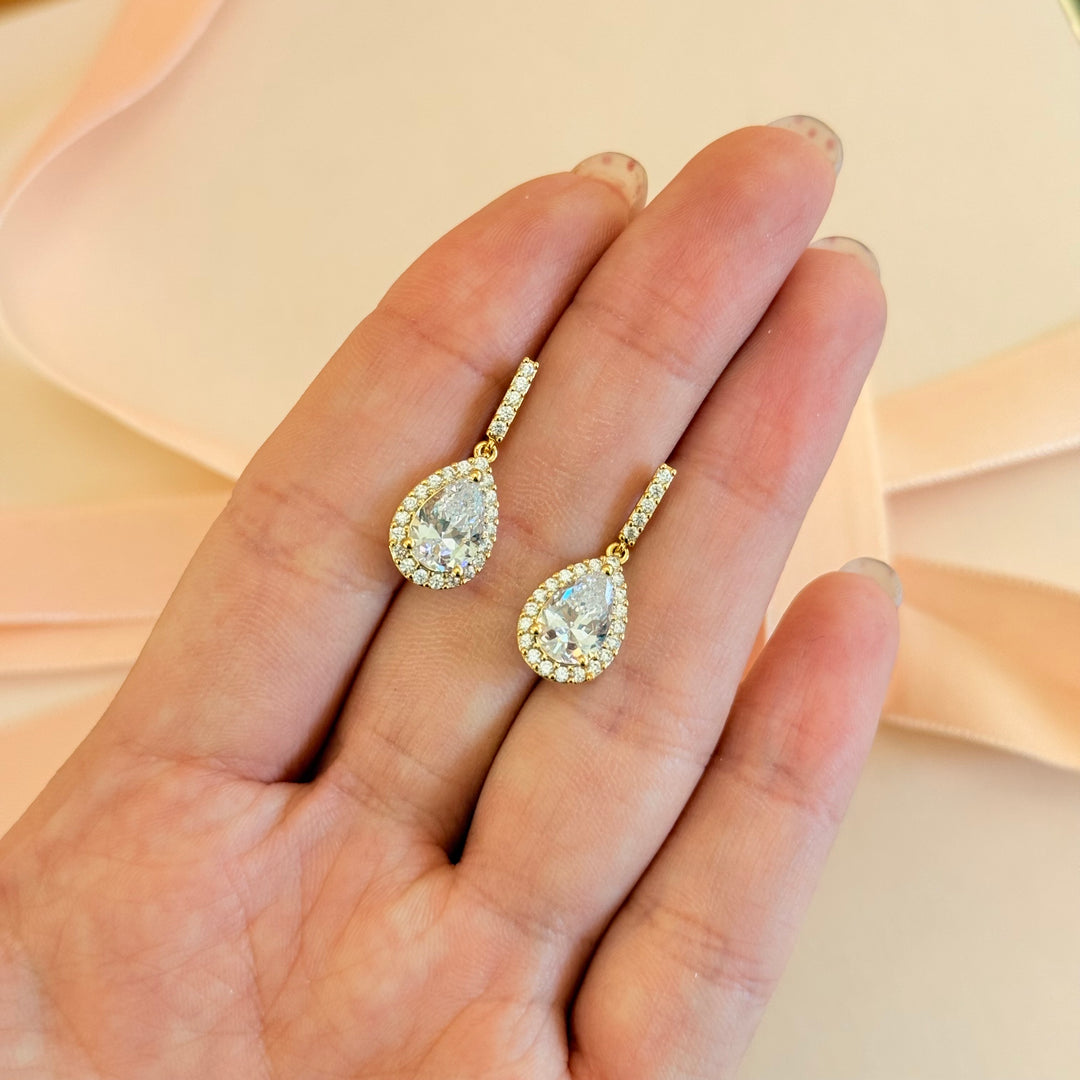 Dangling teardrop zircone gold plated earrings