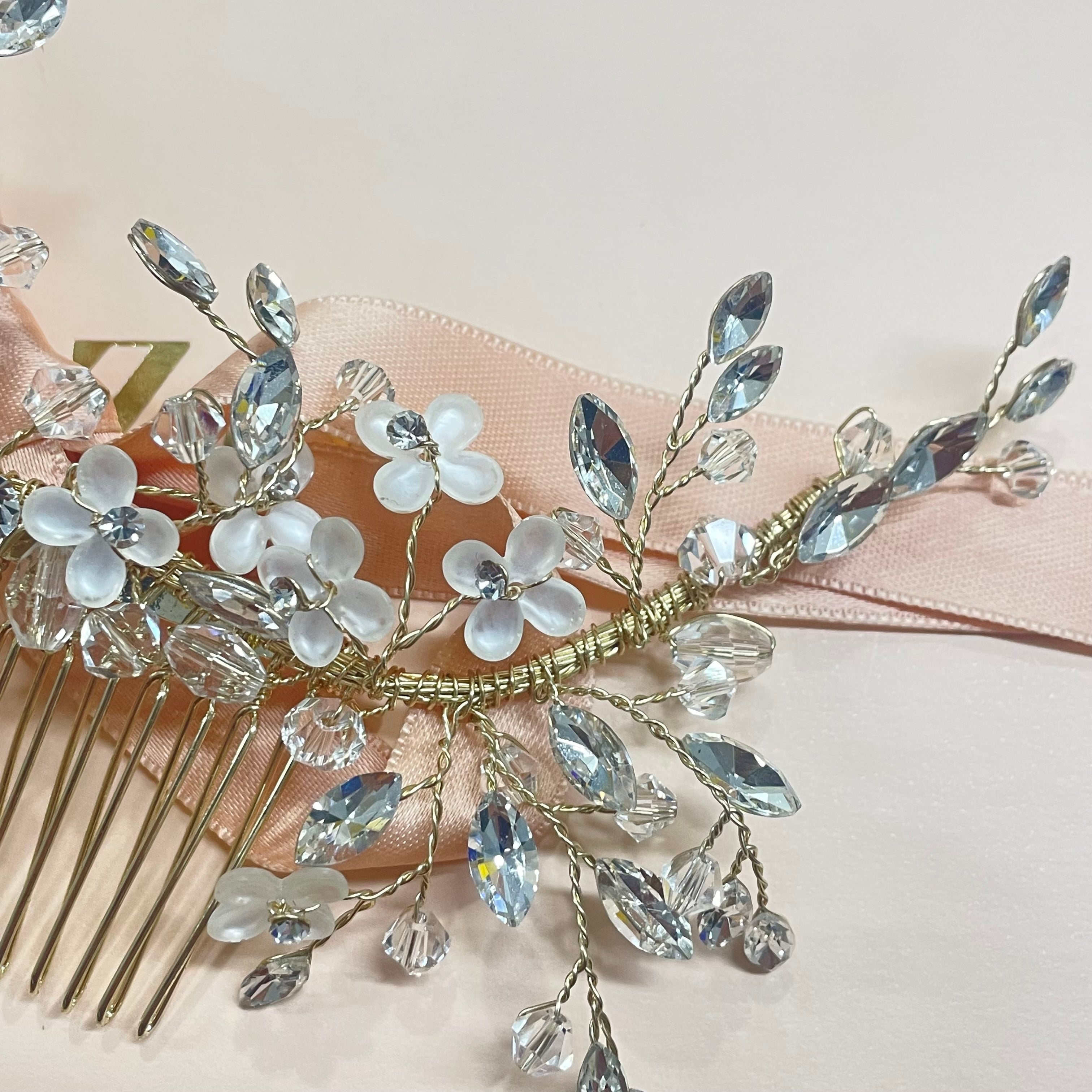 Stunning hair comb