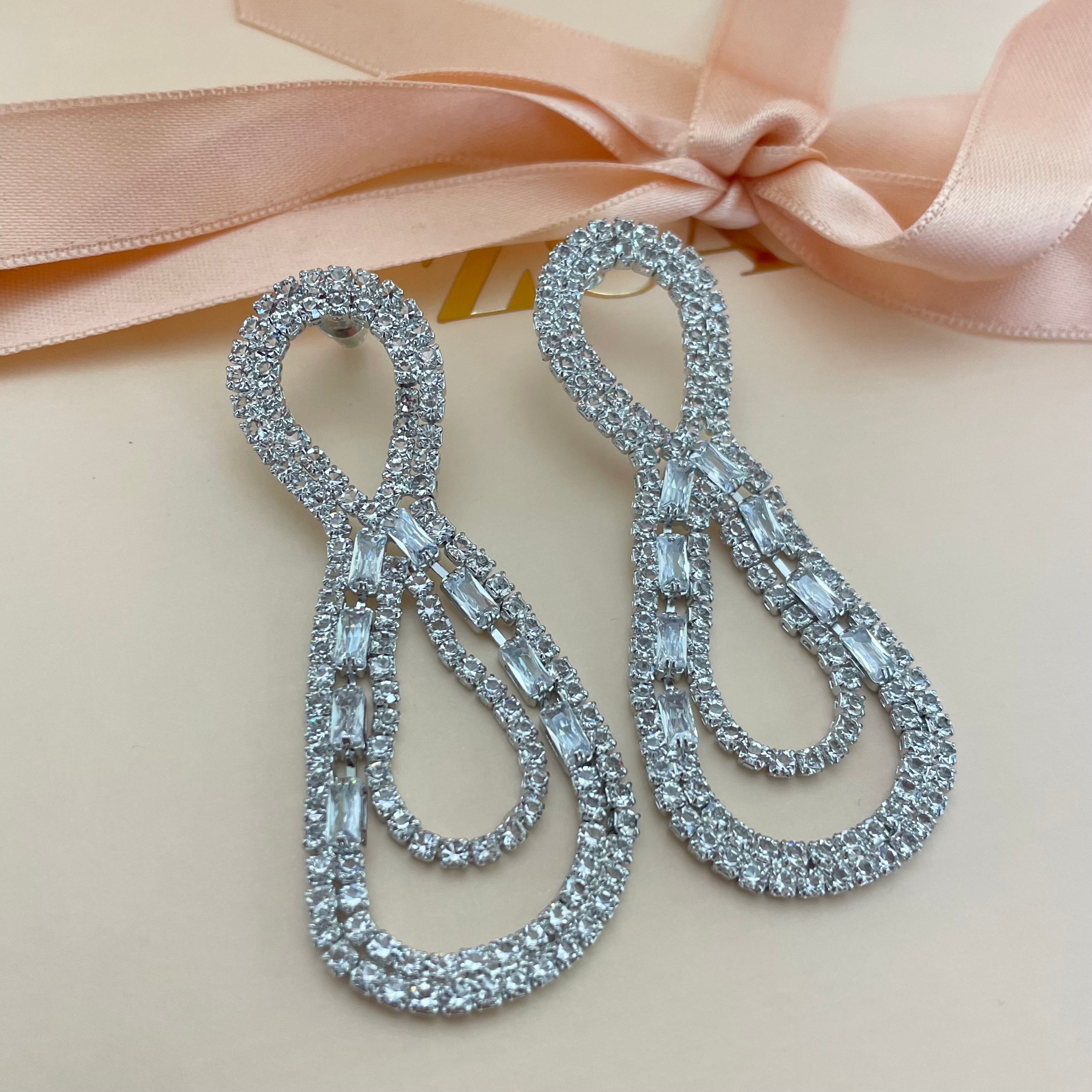 Elegant earrings