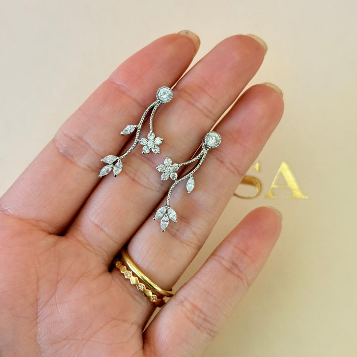 Flower and leaves zircone silver set