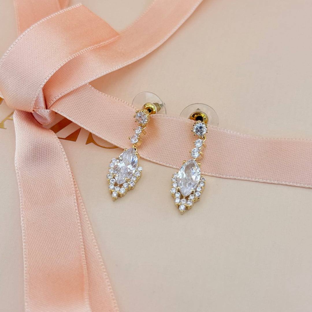 Round and marquise zircone gold plated earrings