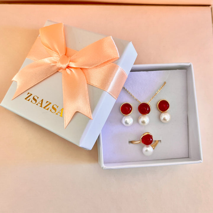 Red resin & pearl set