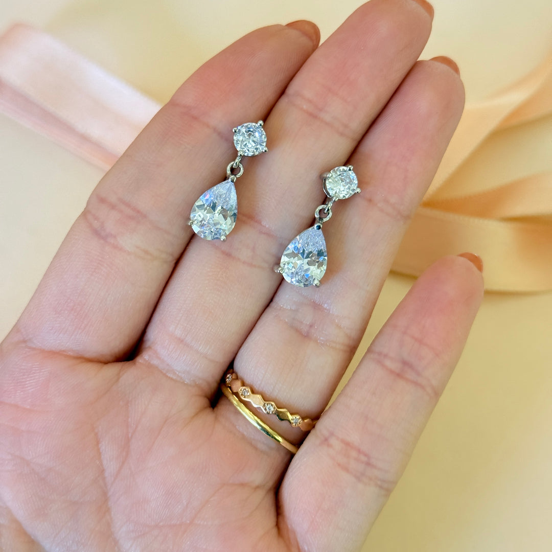 Round and teardrop zircone silver earrings