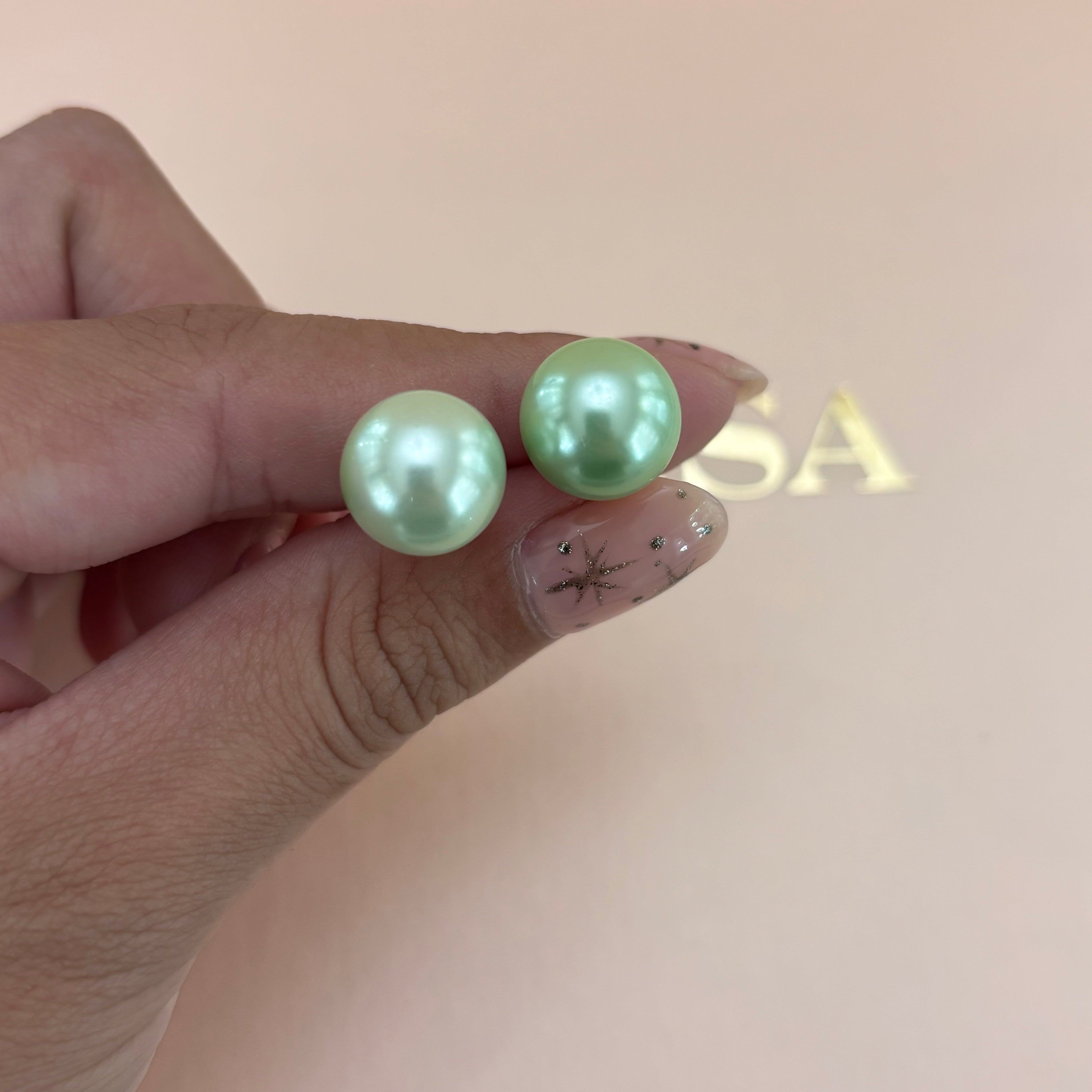 Light green pearl set