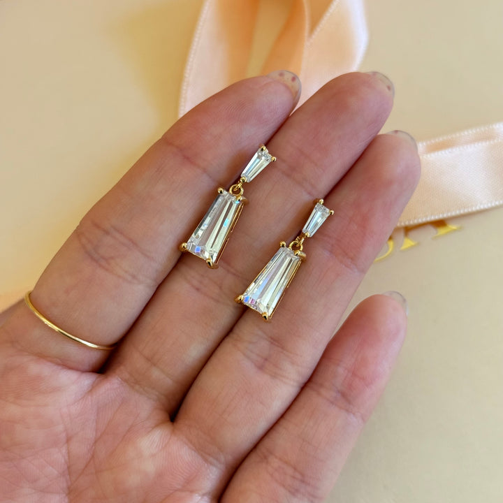 Rectangular dangling zircone gold plated earrings