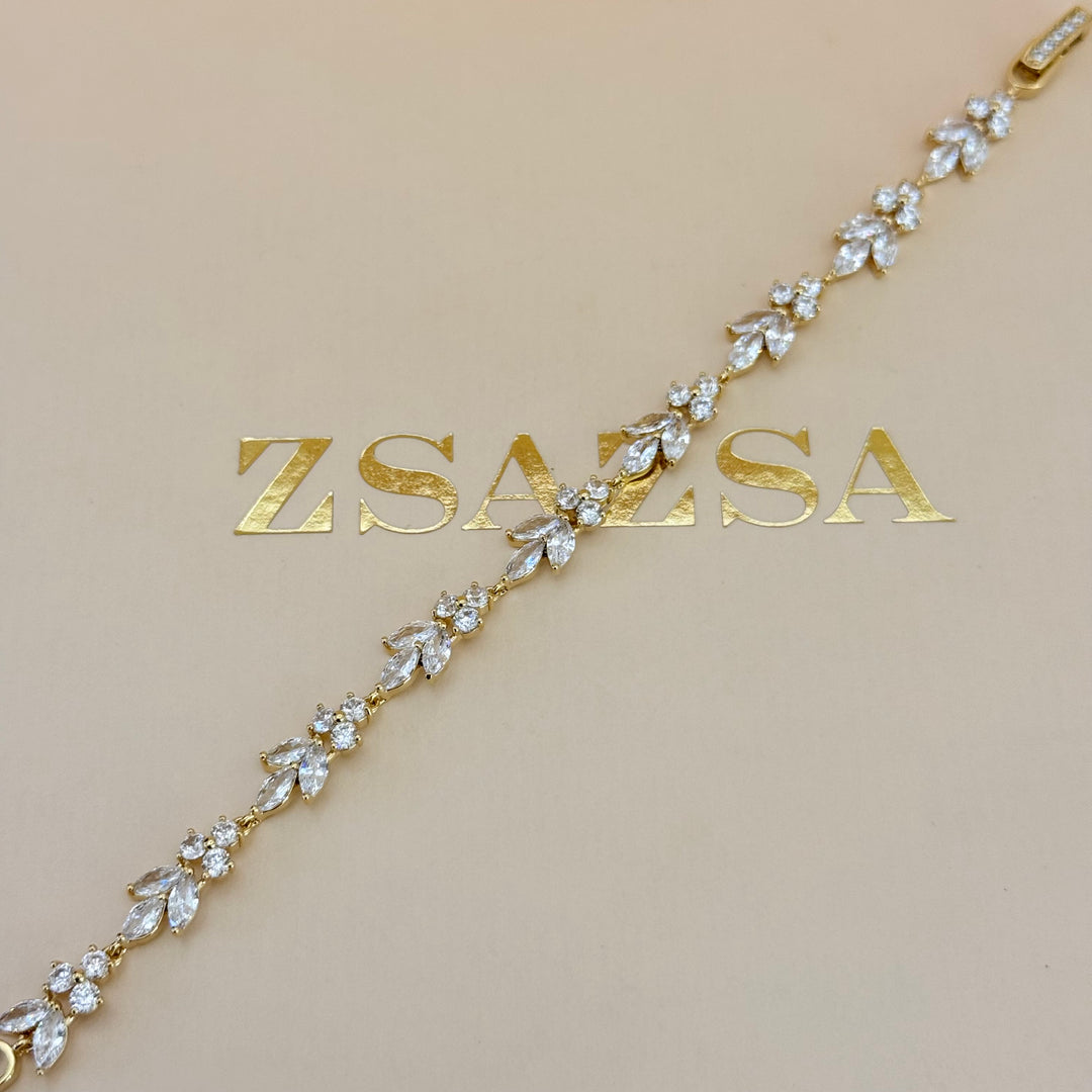 Round and marquise zircone gold plated set