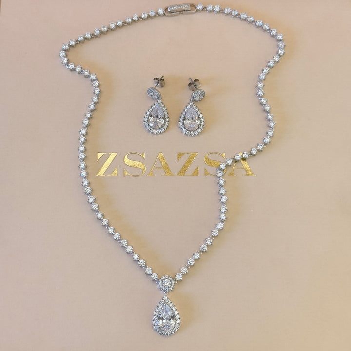 Teardrop zircone silver set