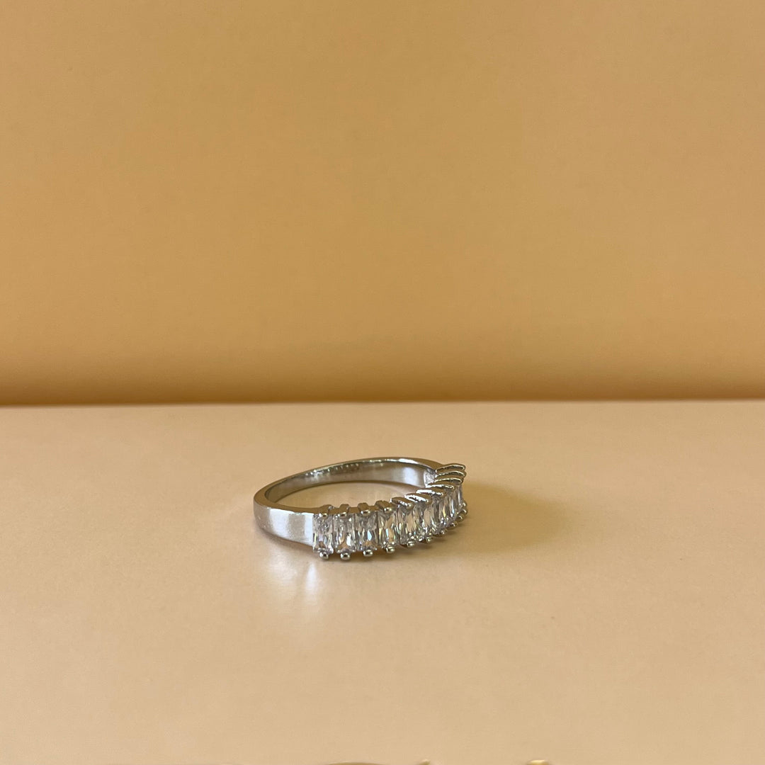 Band baguette ring