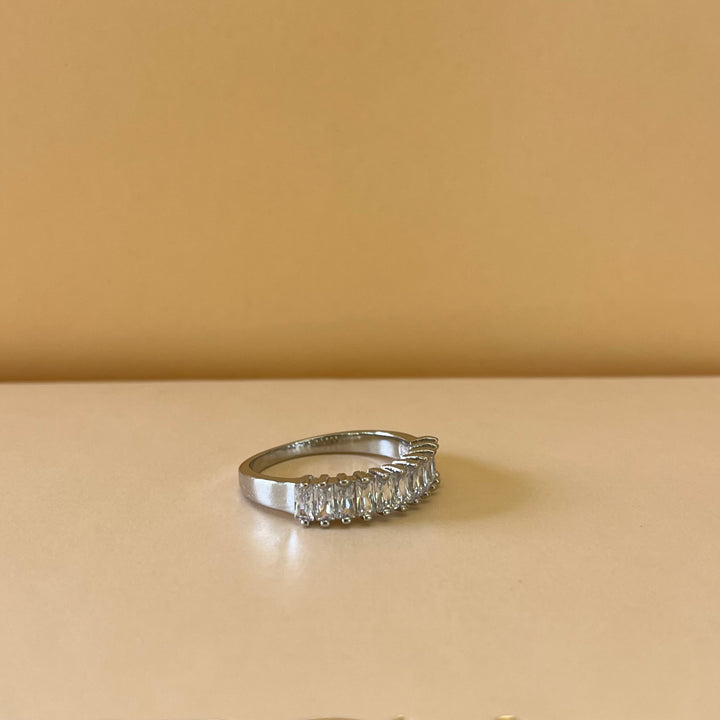 Band baguette ring