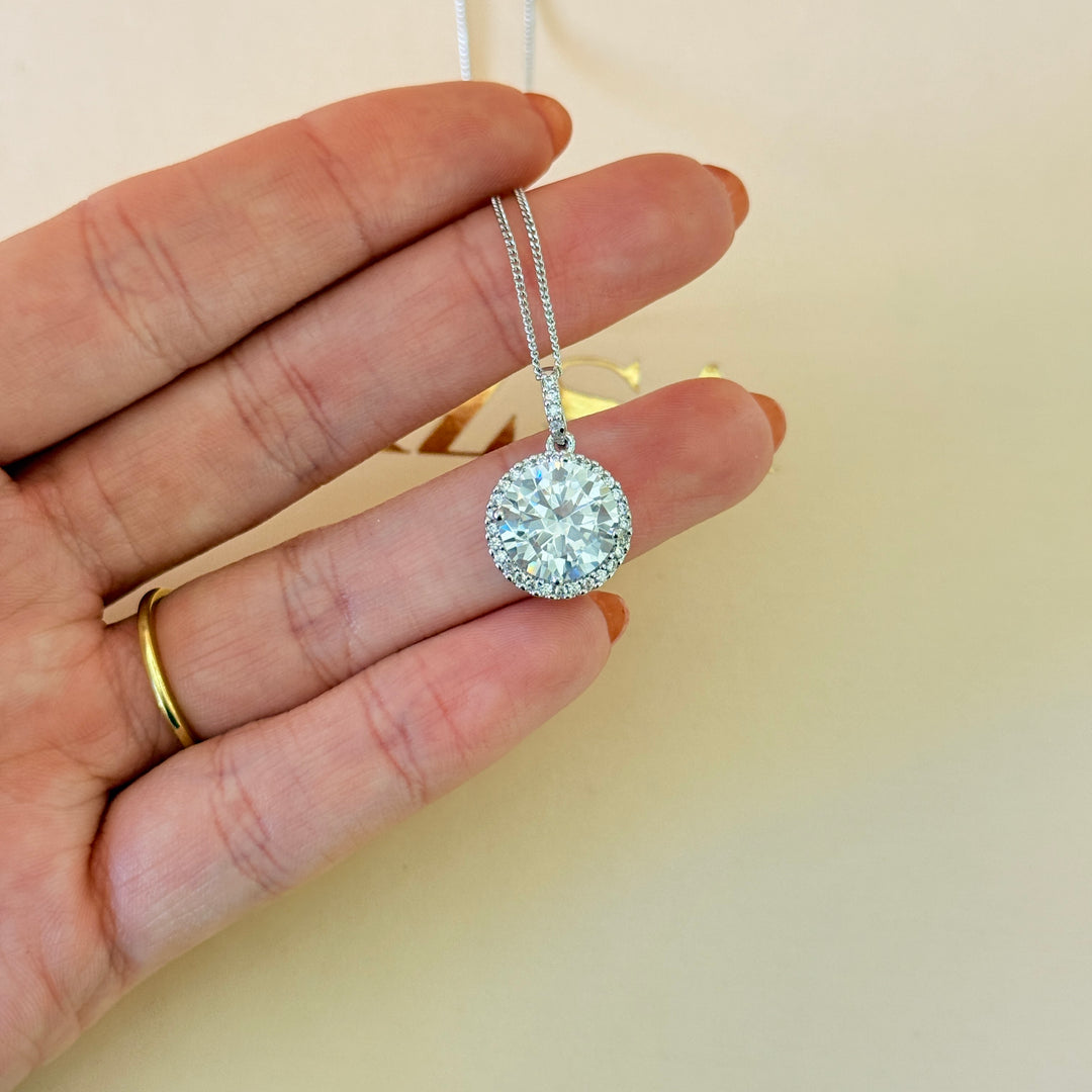 Large solitaire zircone silver pendant