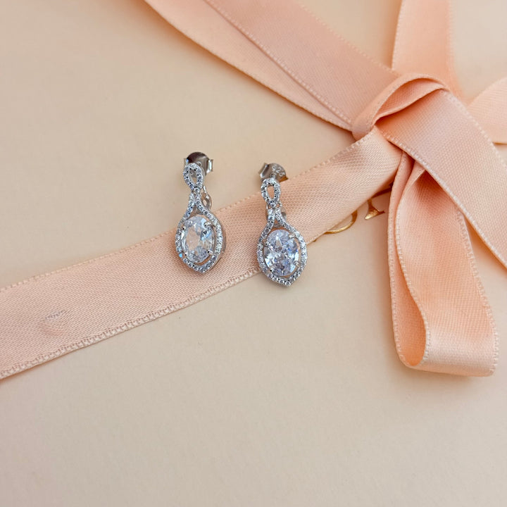 Oval dangle zircone sterling silver earrings