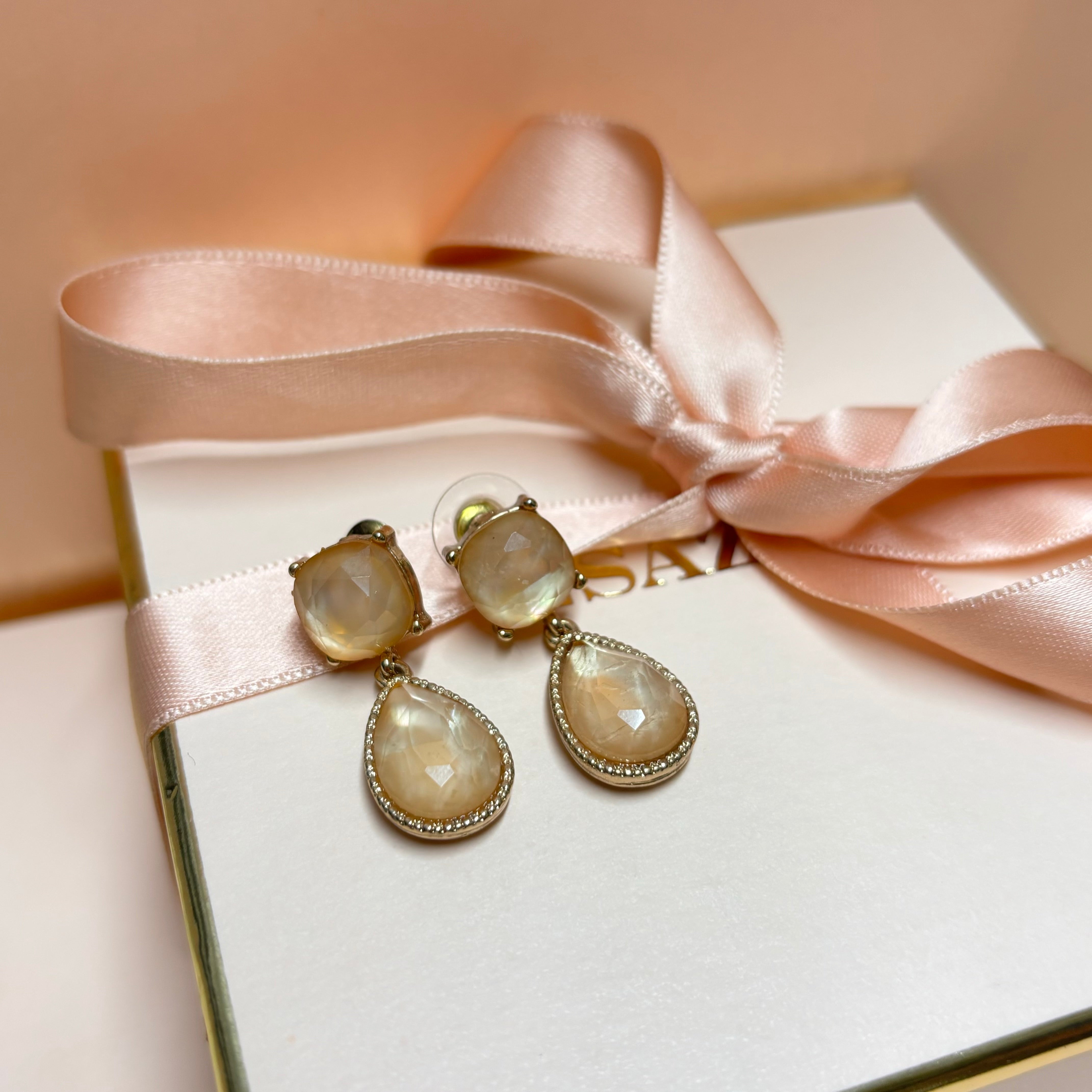 Teardrop peach earrings