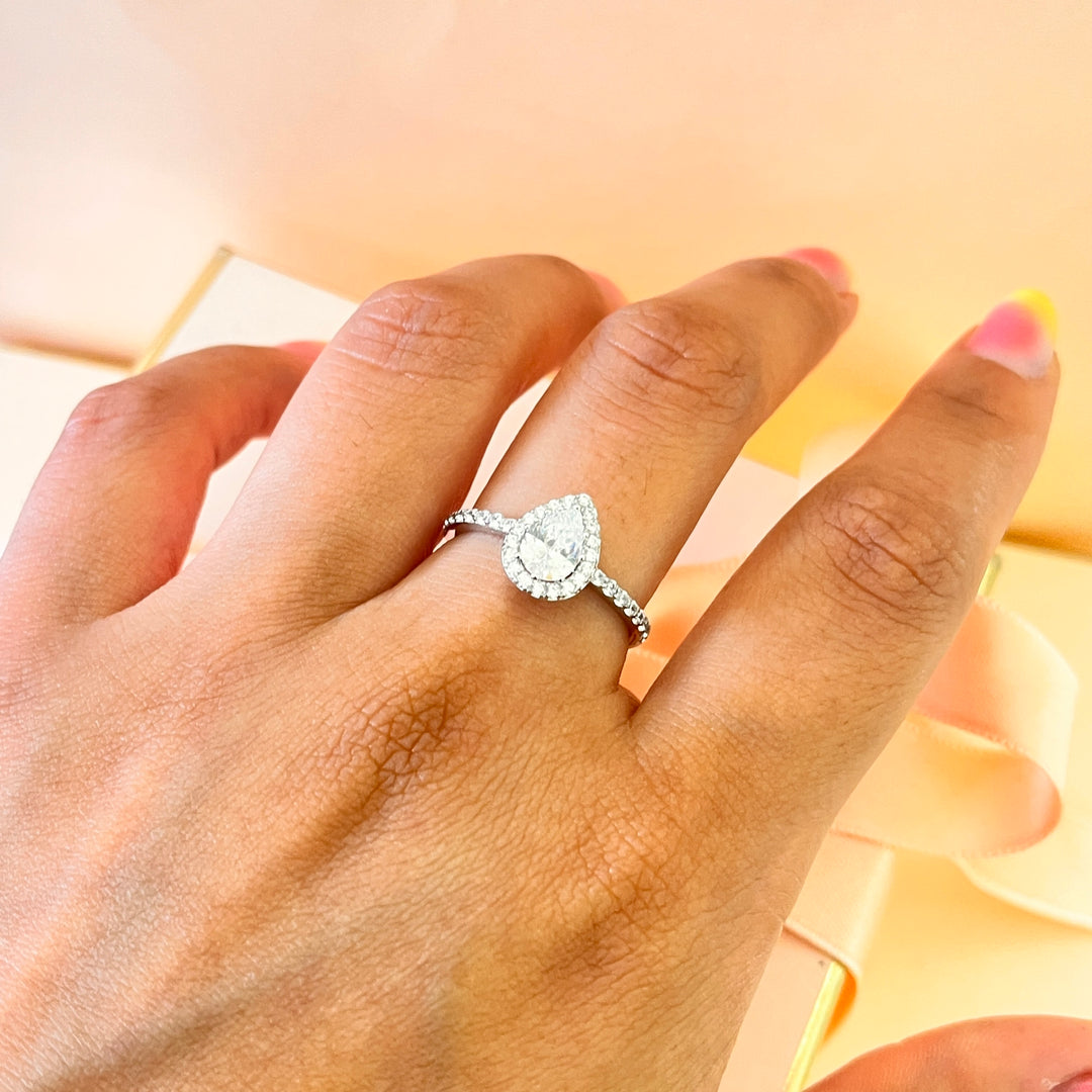 Zircone teardrop sterling silver ring