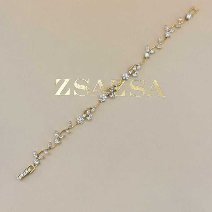 Teardrop and flower zircone gold plated set