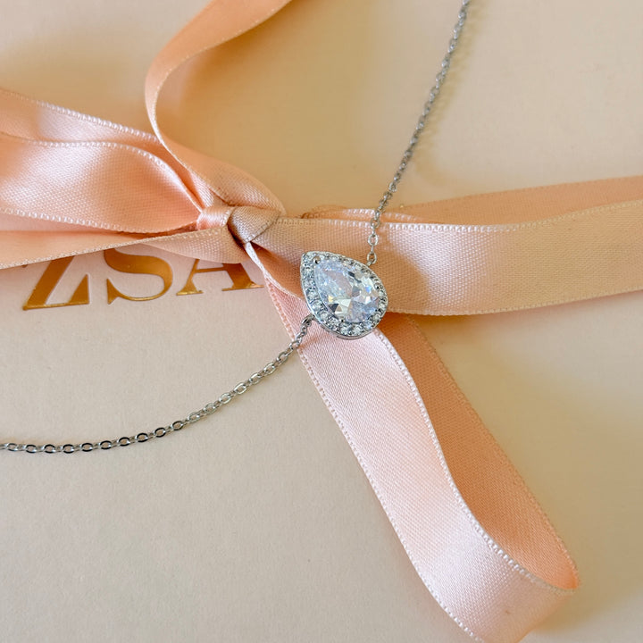 Teardrop in the middle zircone silver bracelet