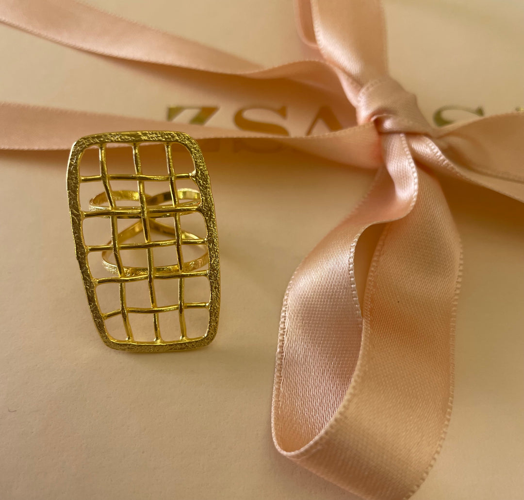 Rectangular grid gold handmade set