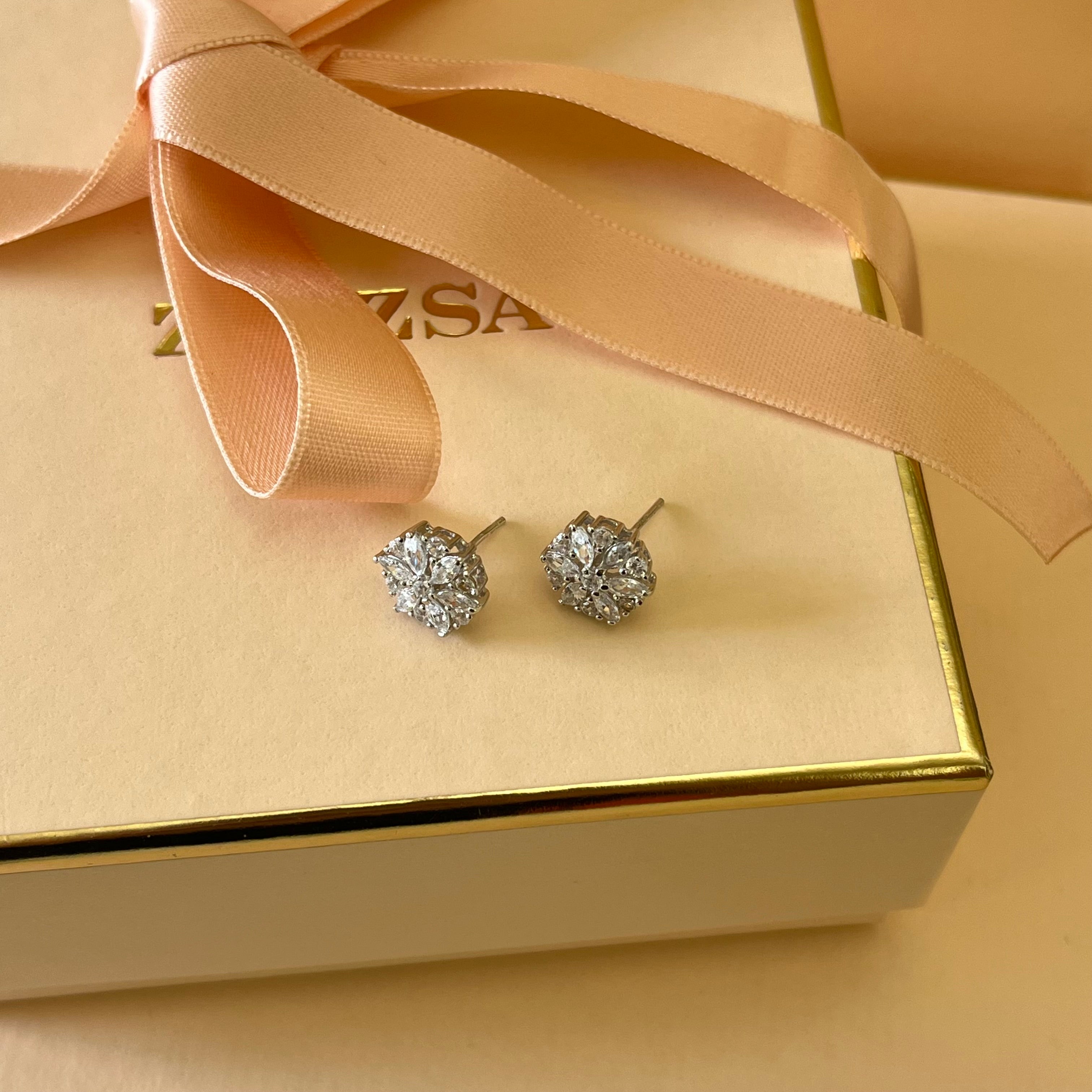 Flower zircone silver studs