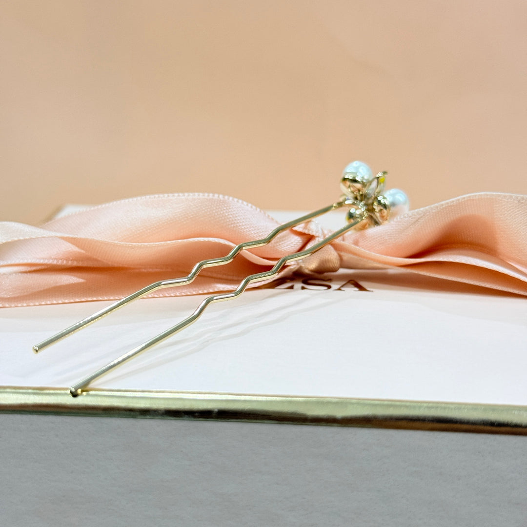 Zircone & pearl gold plated hair pin