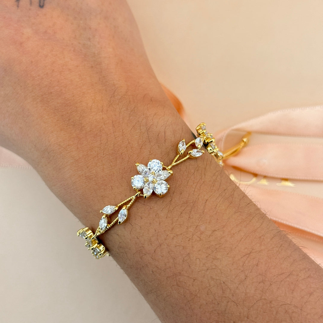 Flower zircone gold plated earrings and bracelet