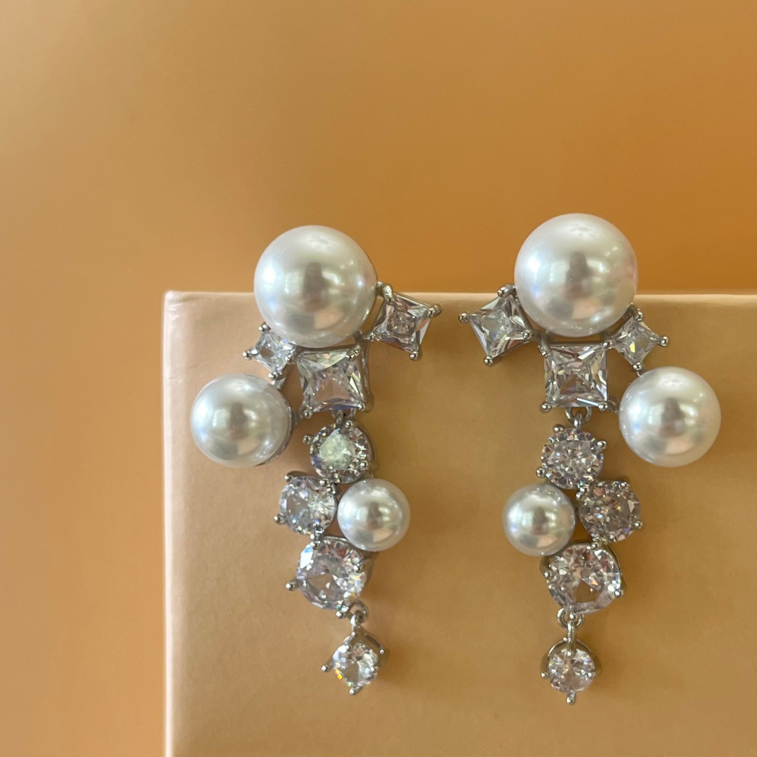 Zircone & pearls earrings