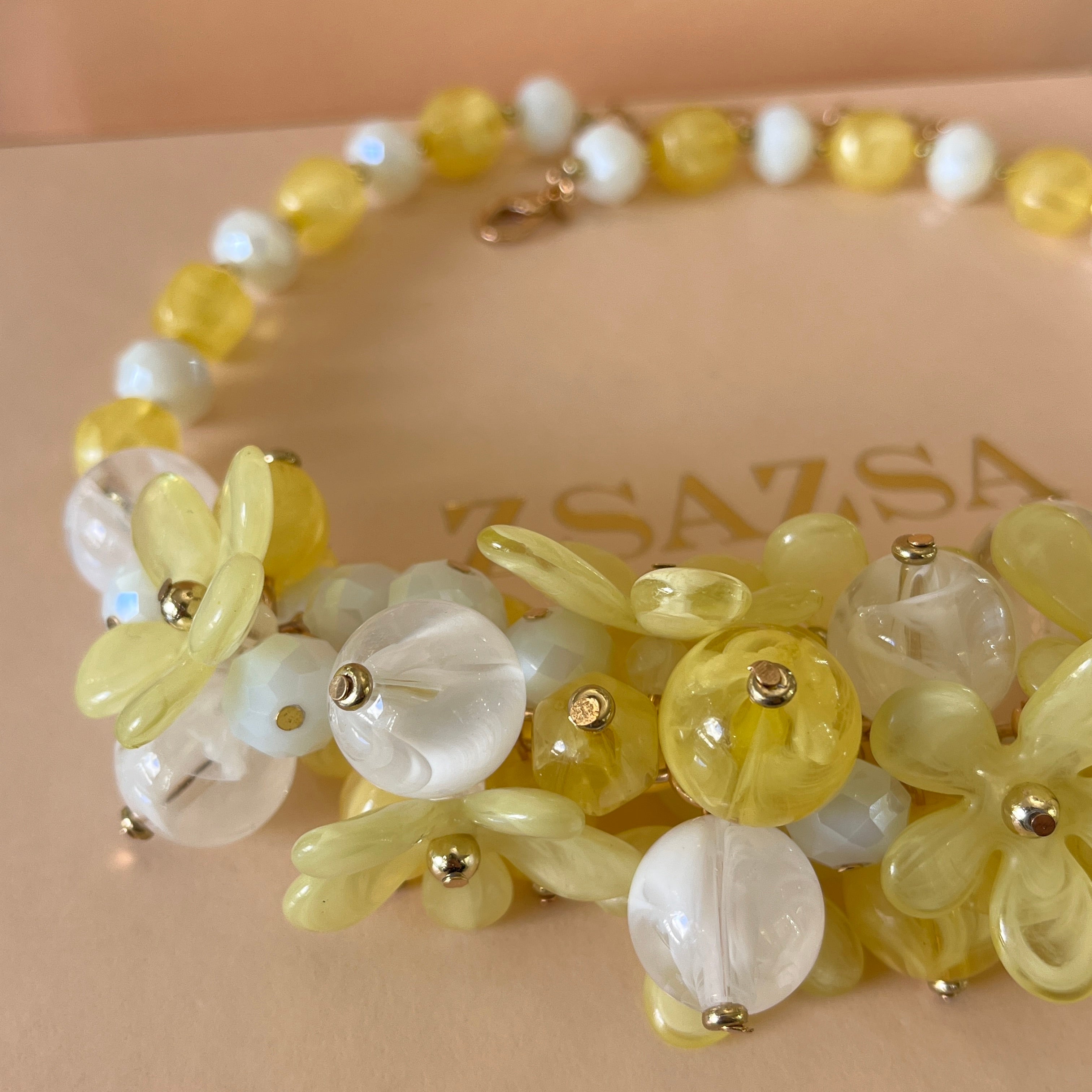 Flowers & balls necklace