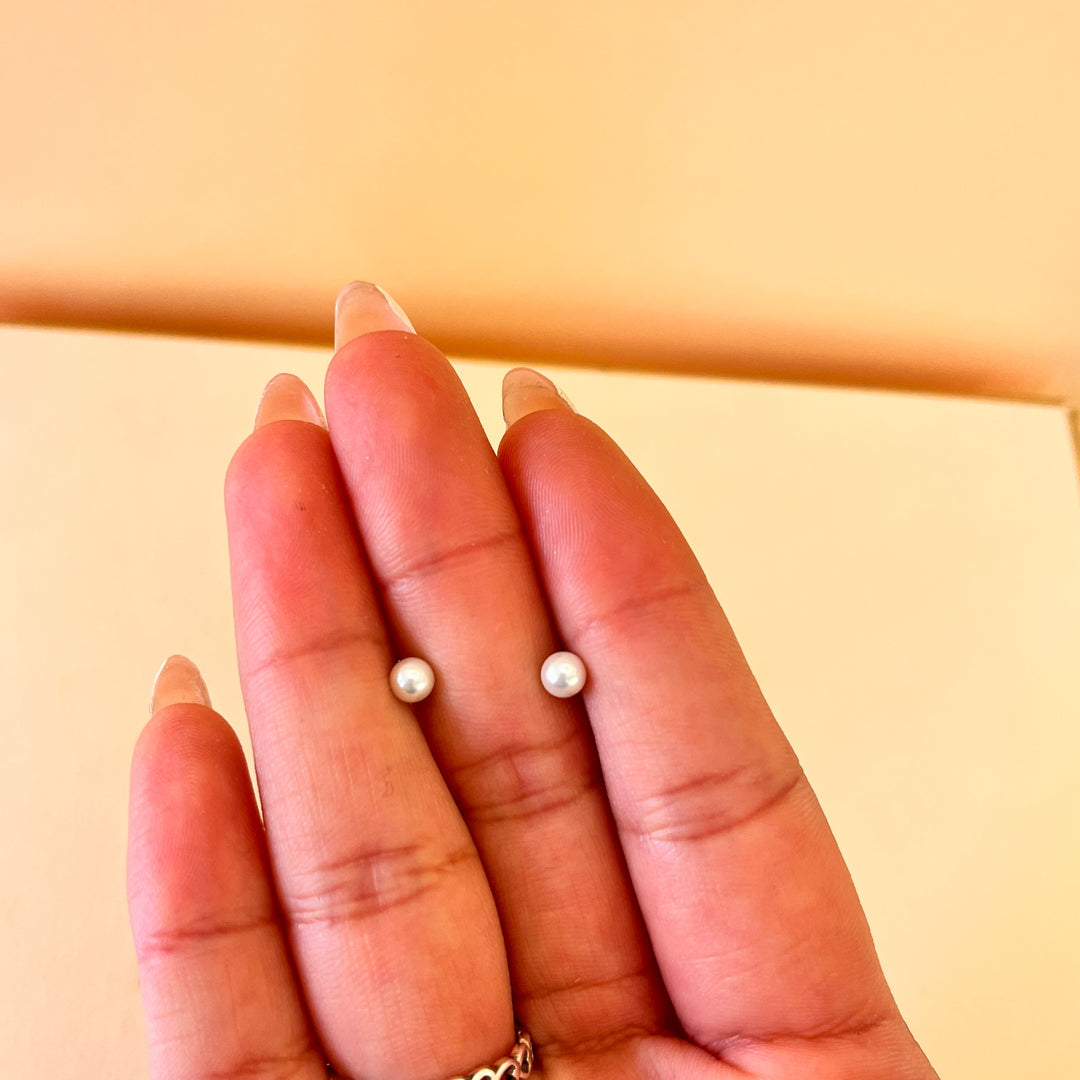 White Mallorca pearls white gold plated studs