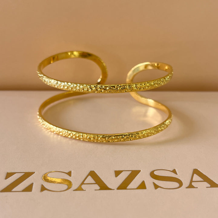Dual band gold handmade bangle
