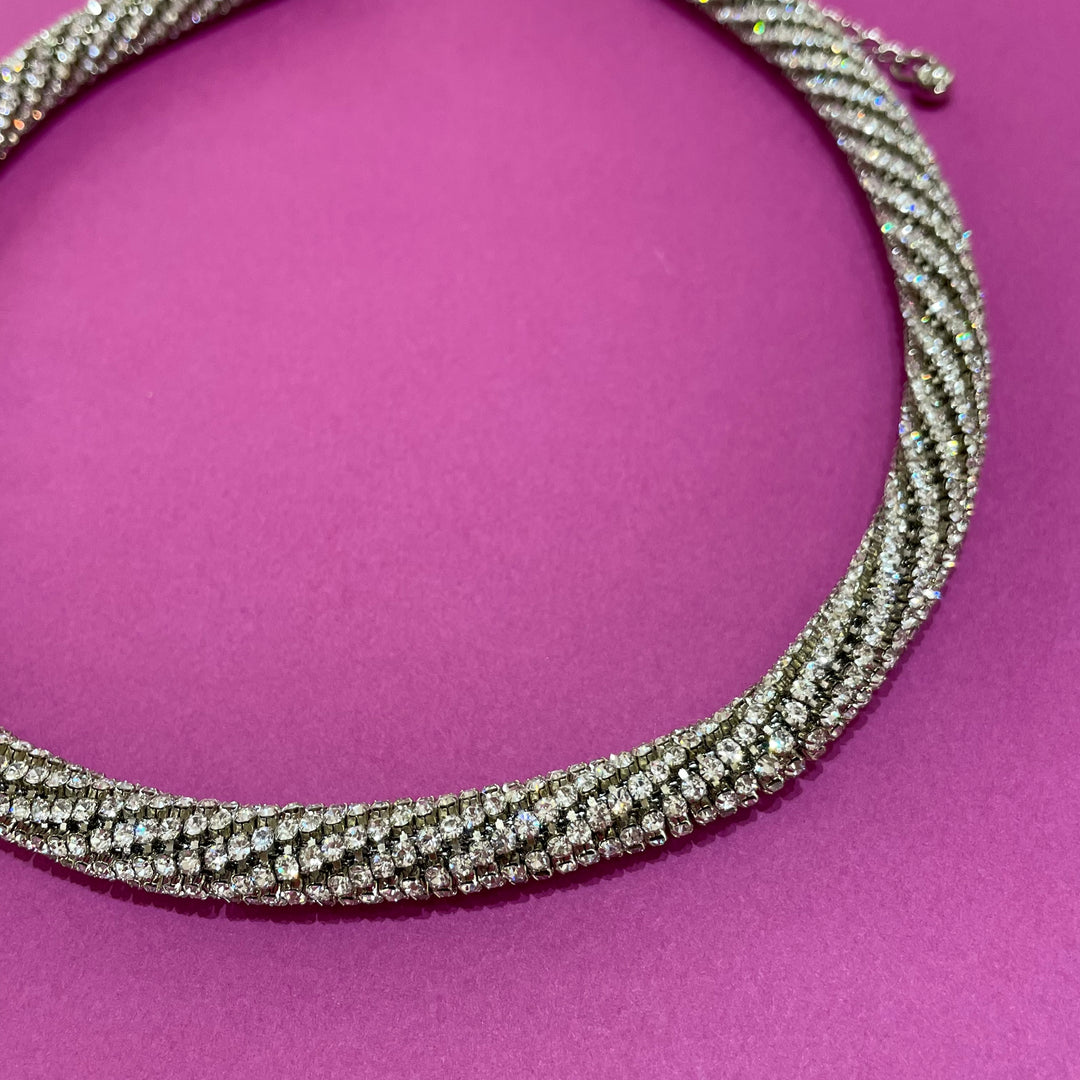 Twisted necklace