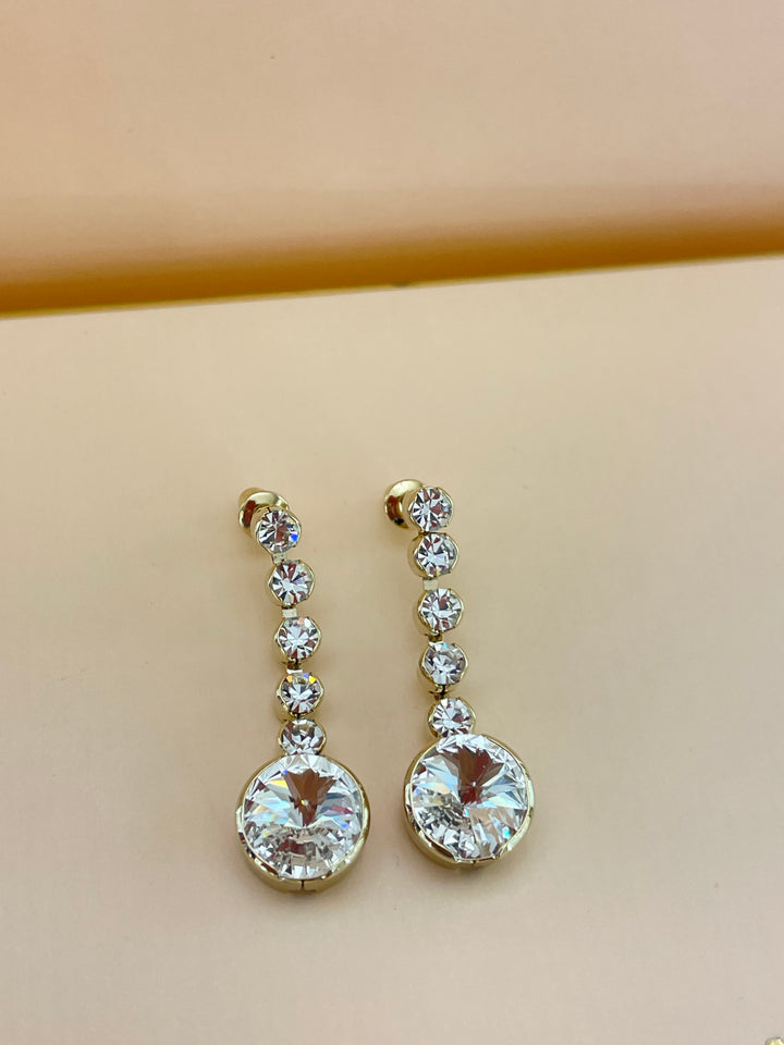 Round earrings