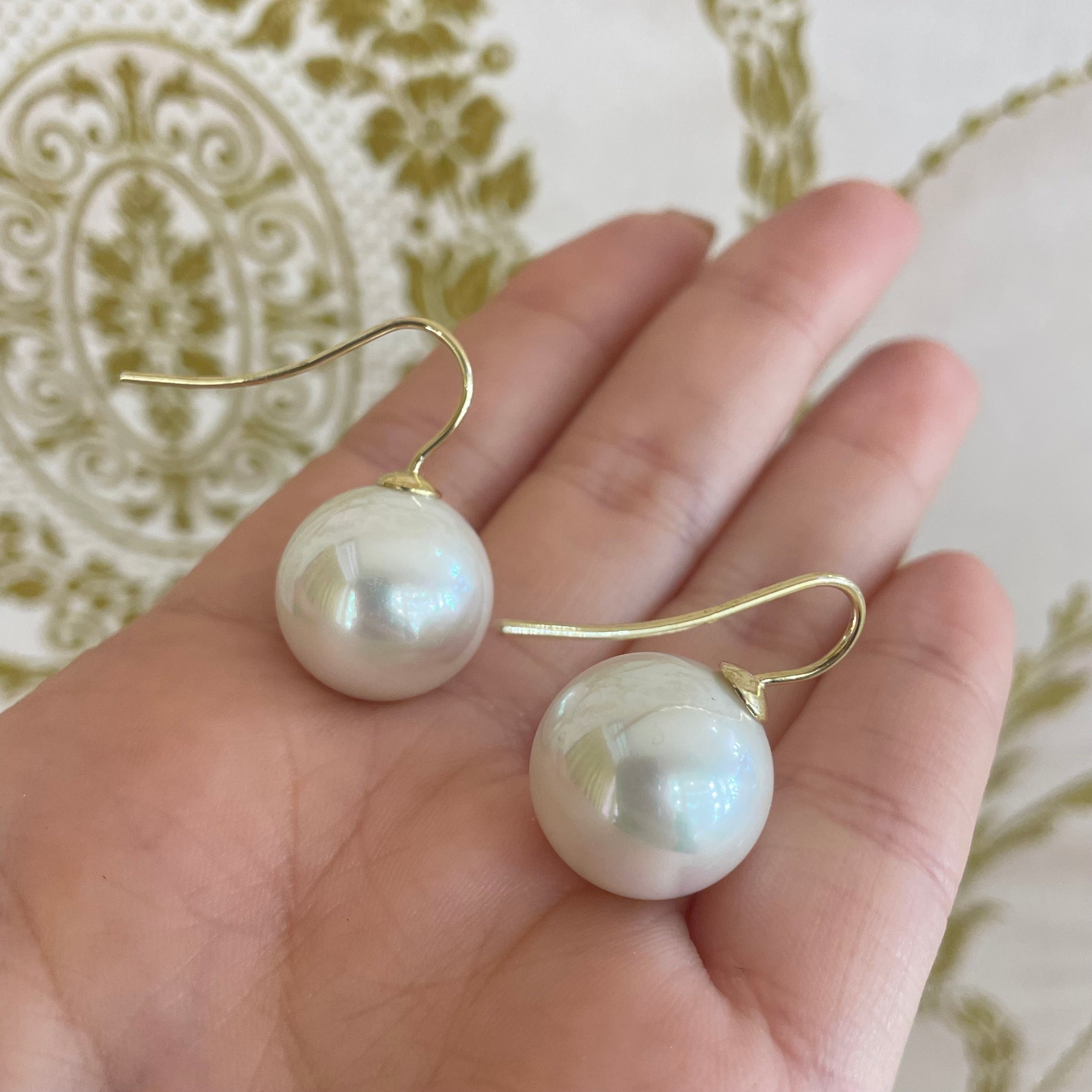 Basic hook white Mallorca pearls