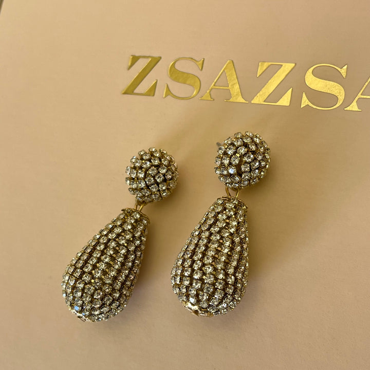 Elegant gold earrings