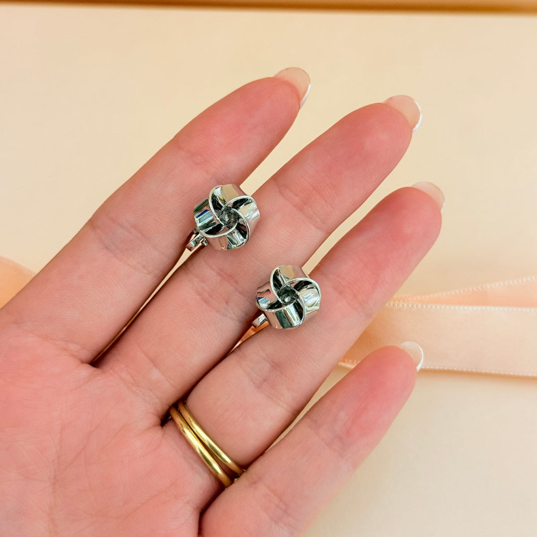 Plain Knot silver clip on earrings