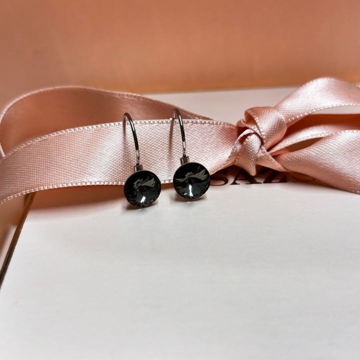 Basic grey Hooks