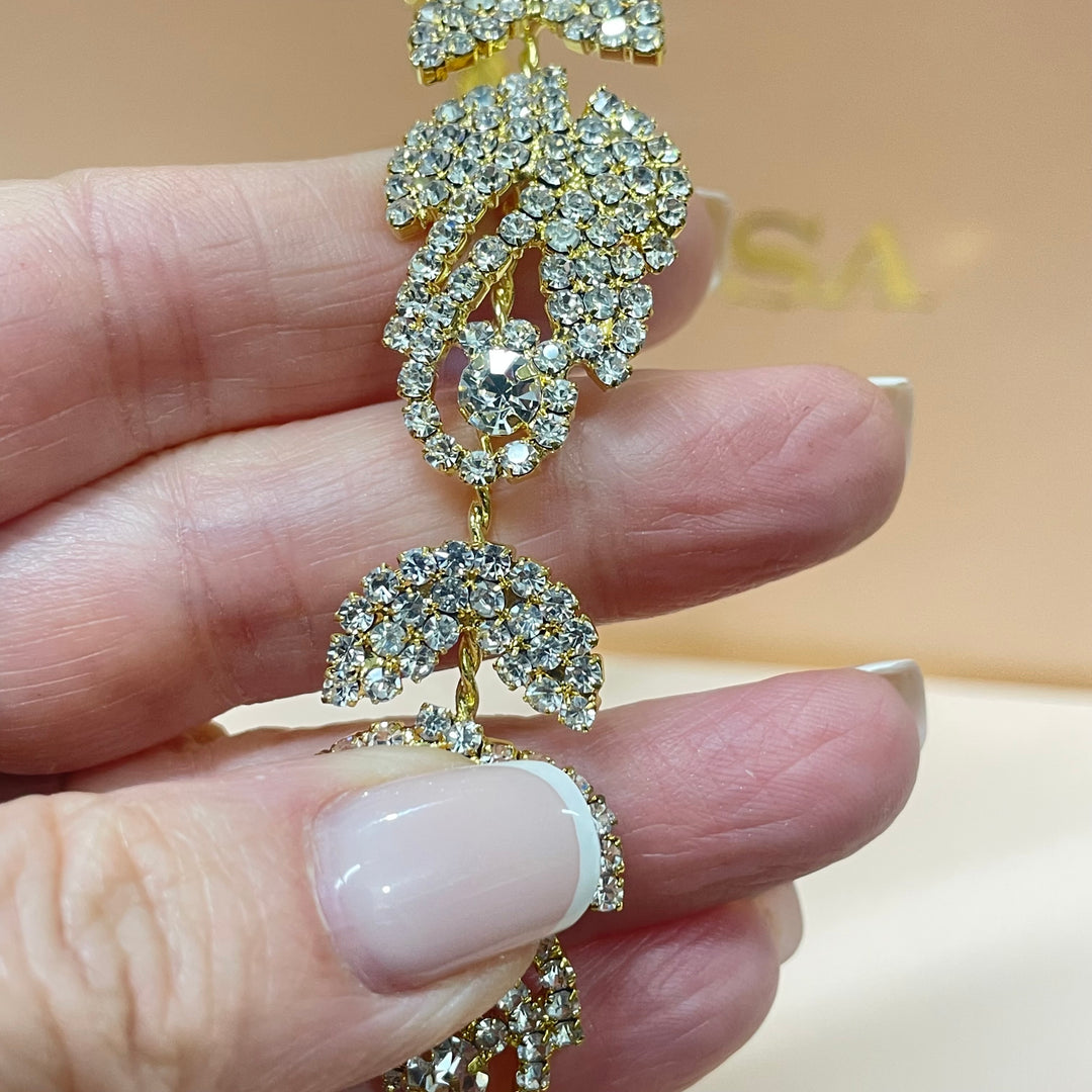 Versatile leaf headpiece