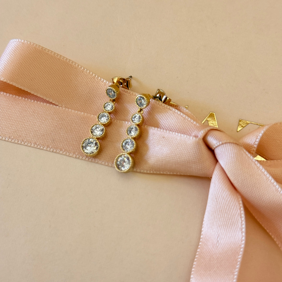 Rounds dainty zircone gold plated earrings