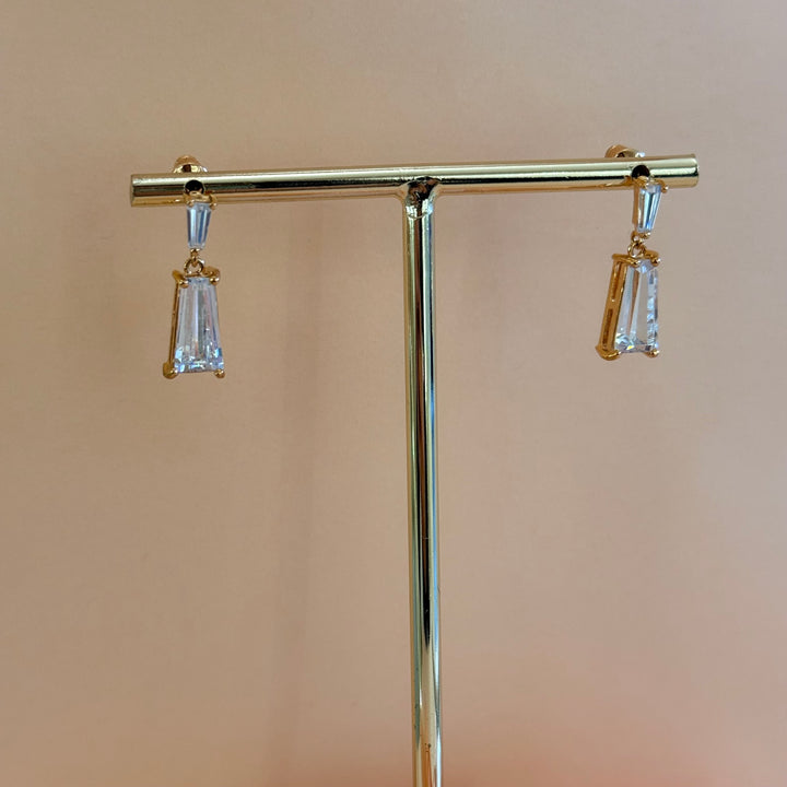 Rectangular dangling zircone gold plated earrings