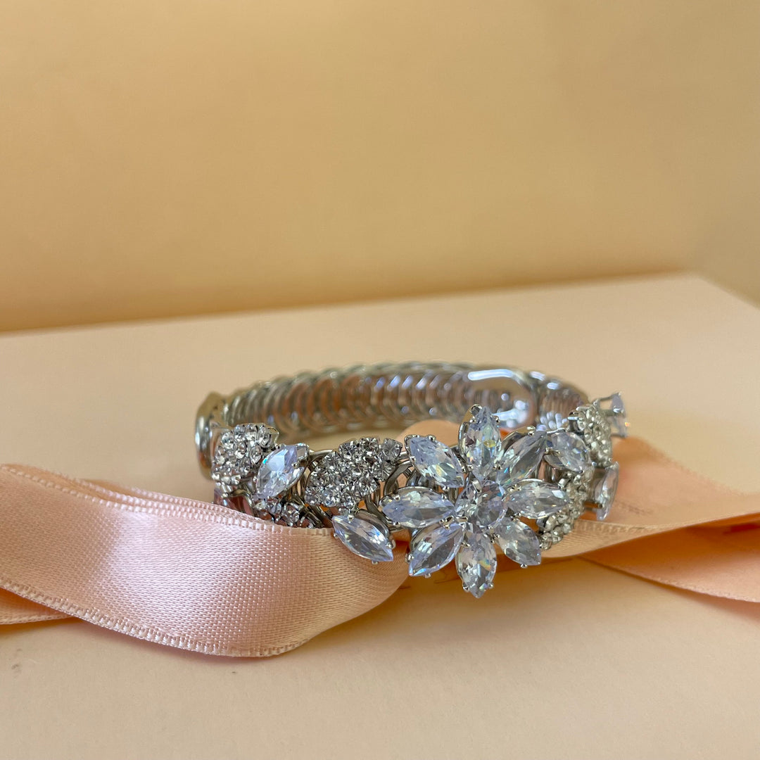 Flower bangle