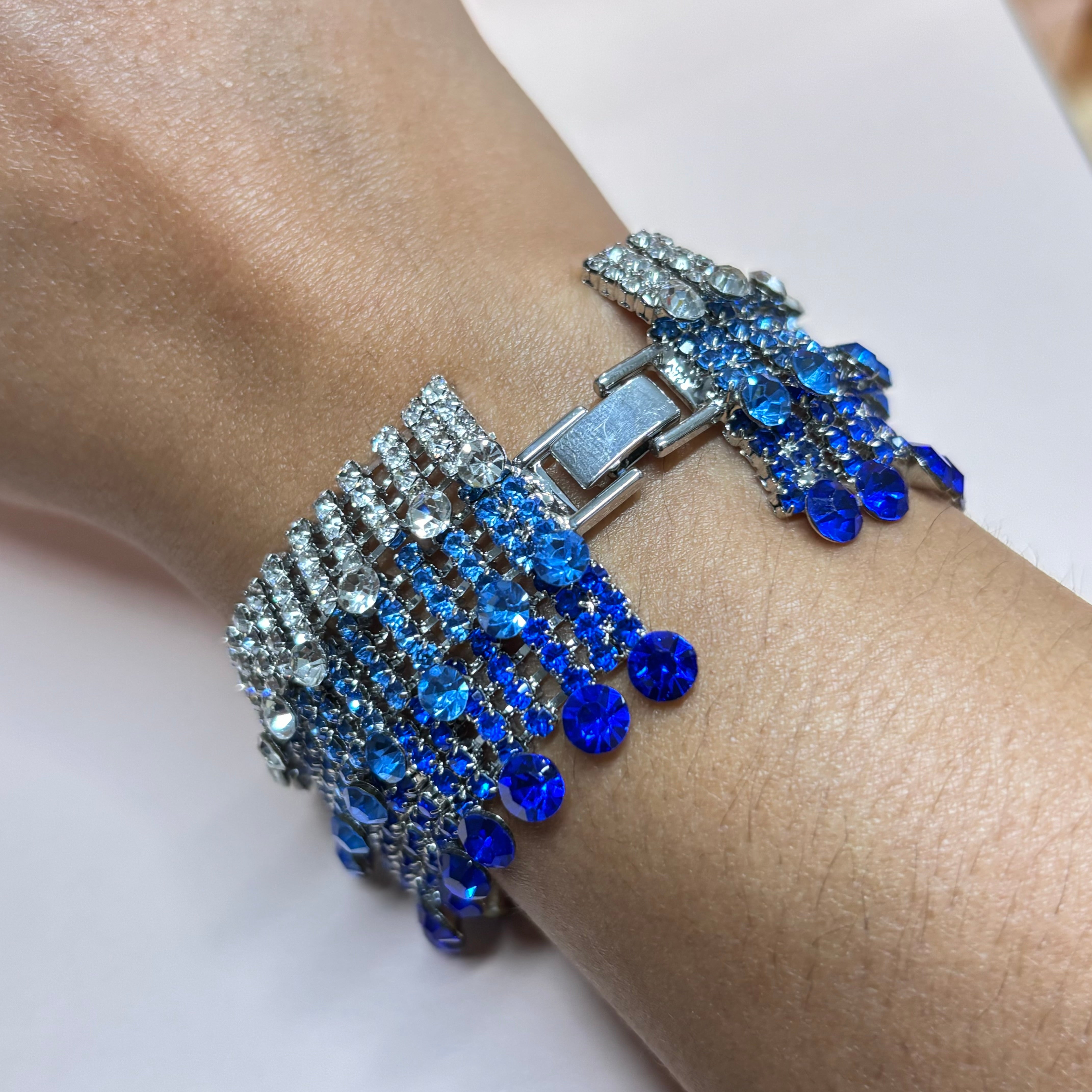 Blue thick bracelet