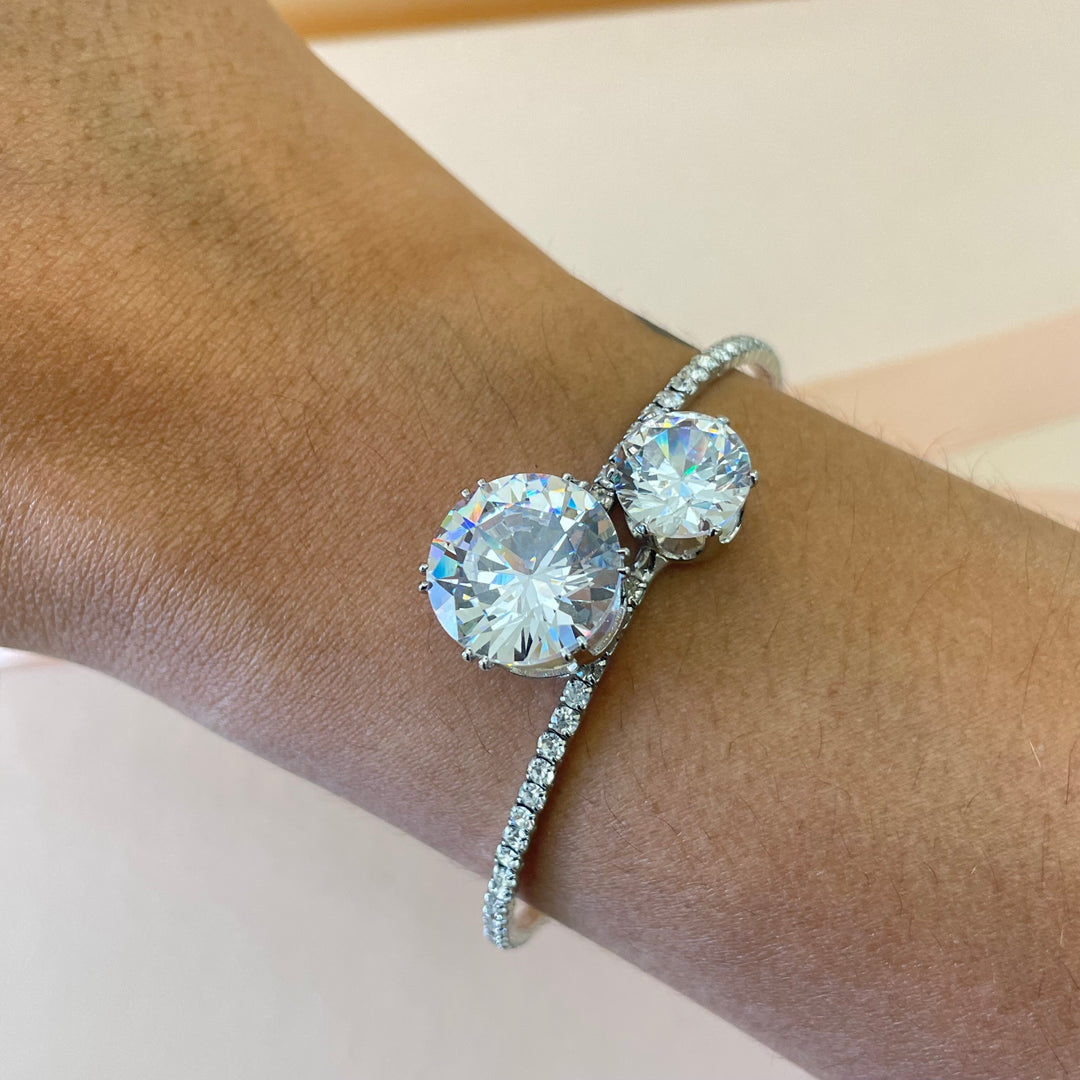 Dainty bangle