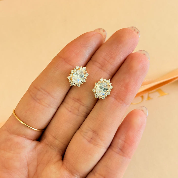 Oval zircone gold plated studs