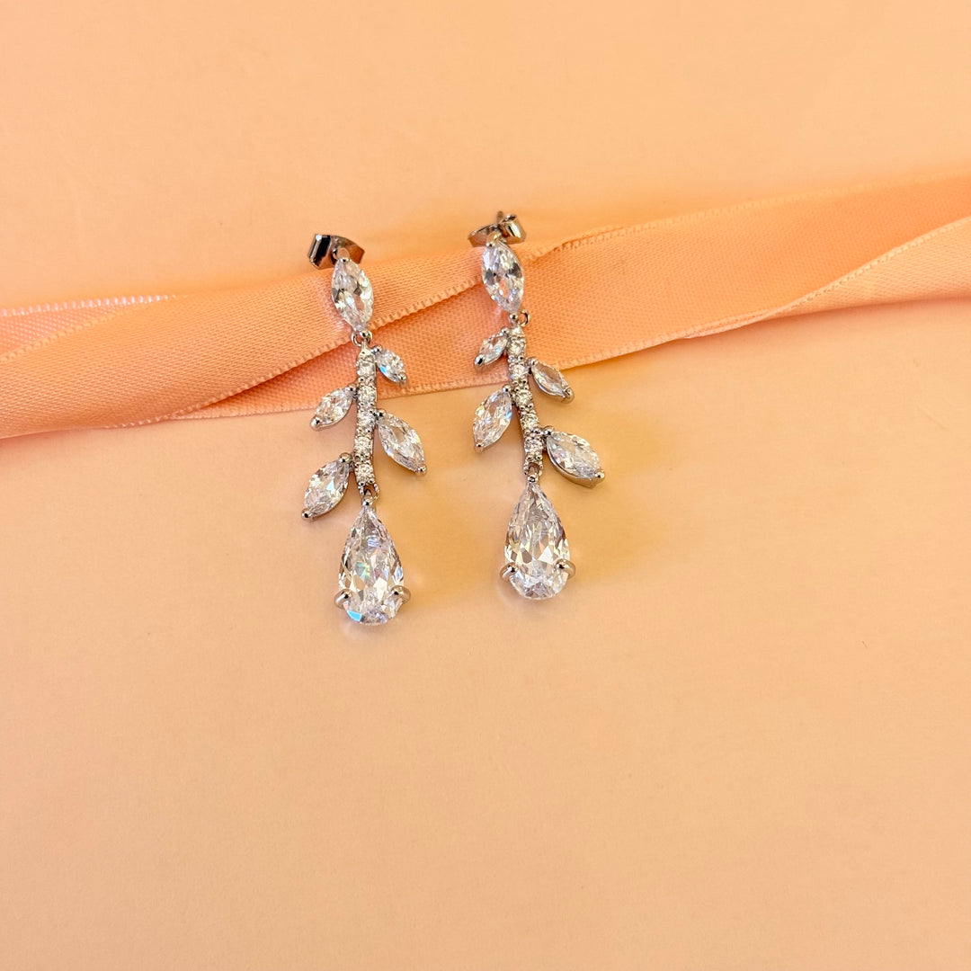 Marquise and teardrop zircone silver earrings and bracelet
