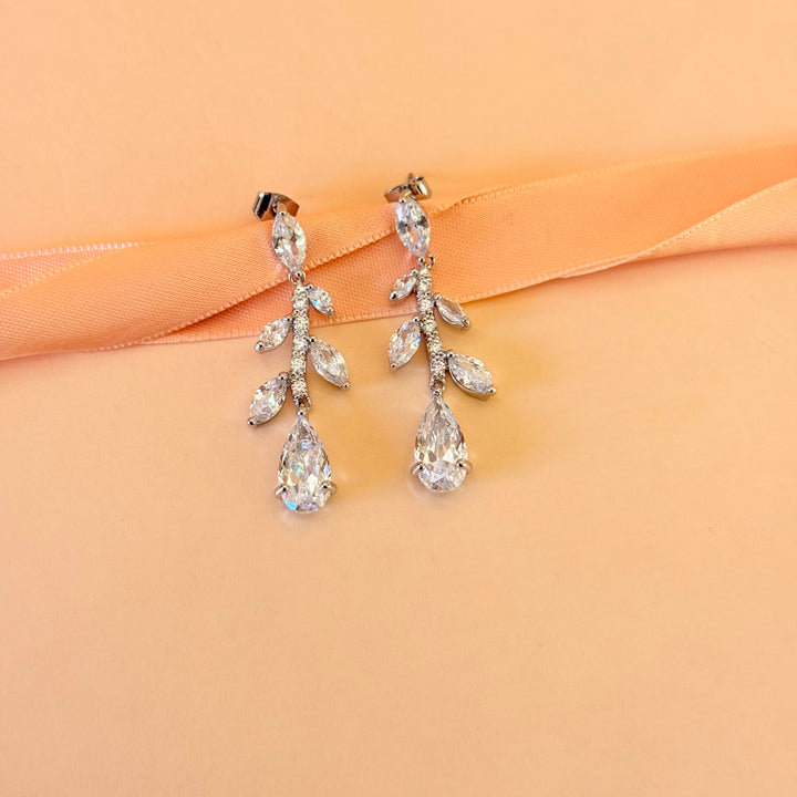 Marquise and teardrop zircone silver earrings and bracelet
