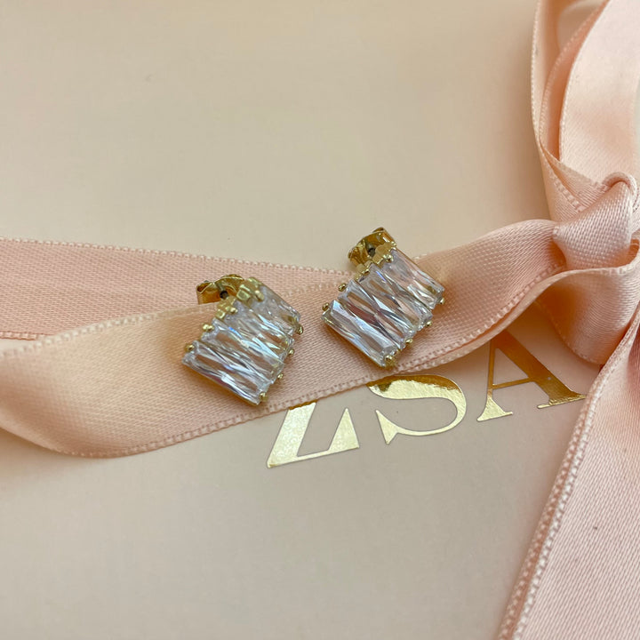 Studs earrings