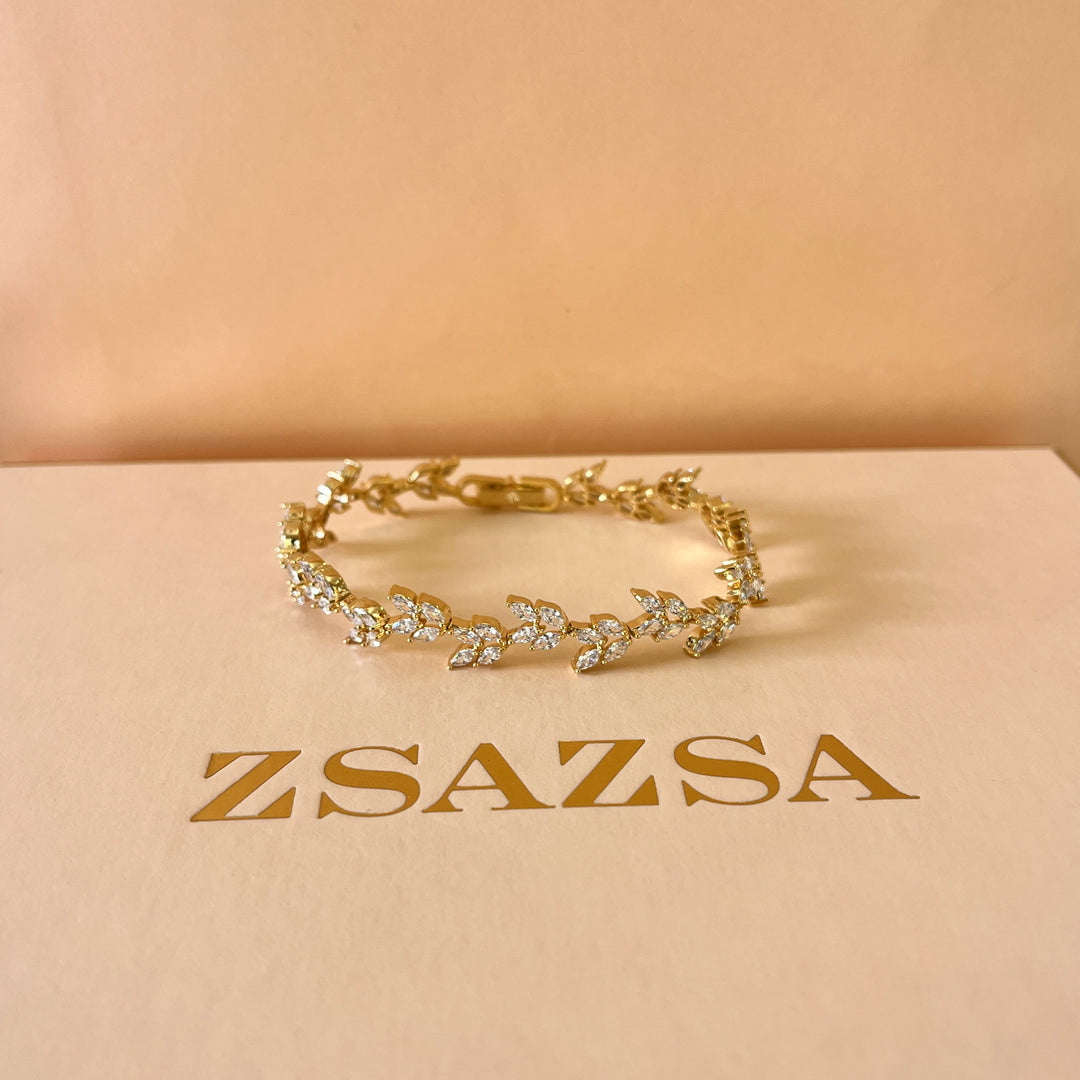 Zircone marquise and teardrop gold plated set