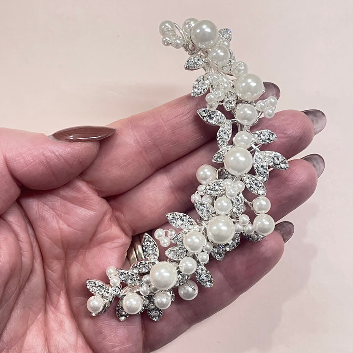 Delicate silver and pearls comb