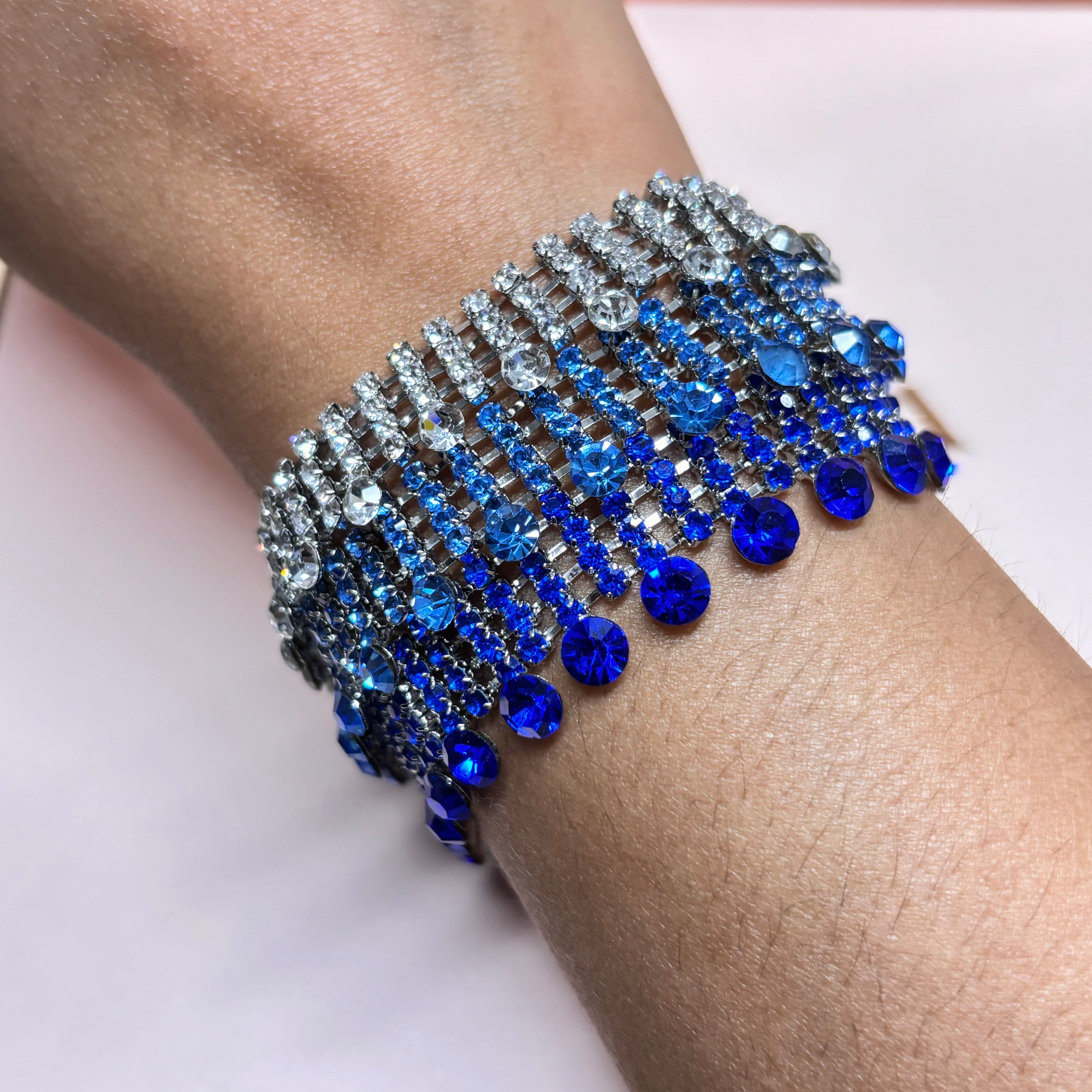 Blue thick bracelet