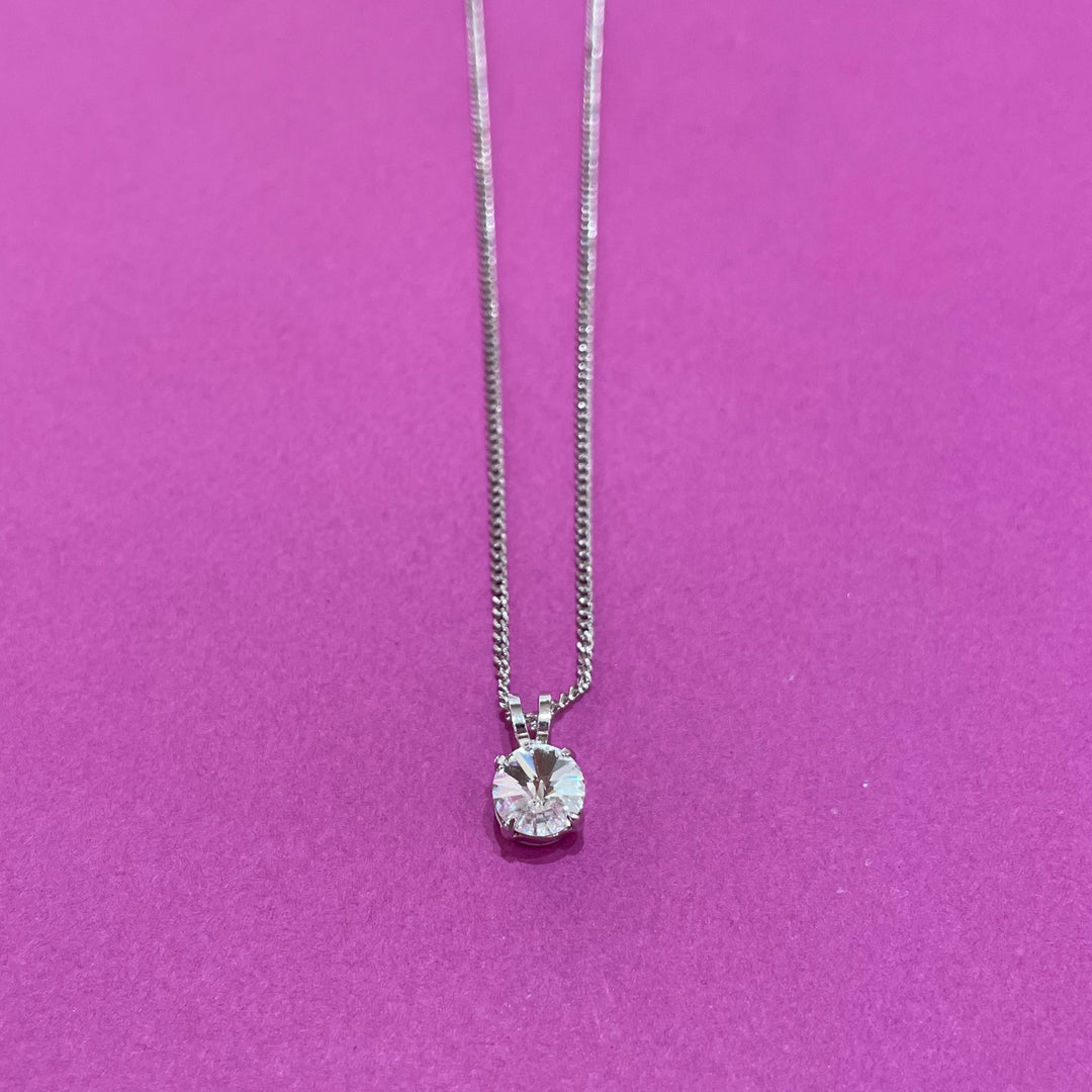 Solitaire pendant